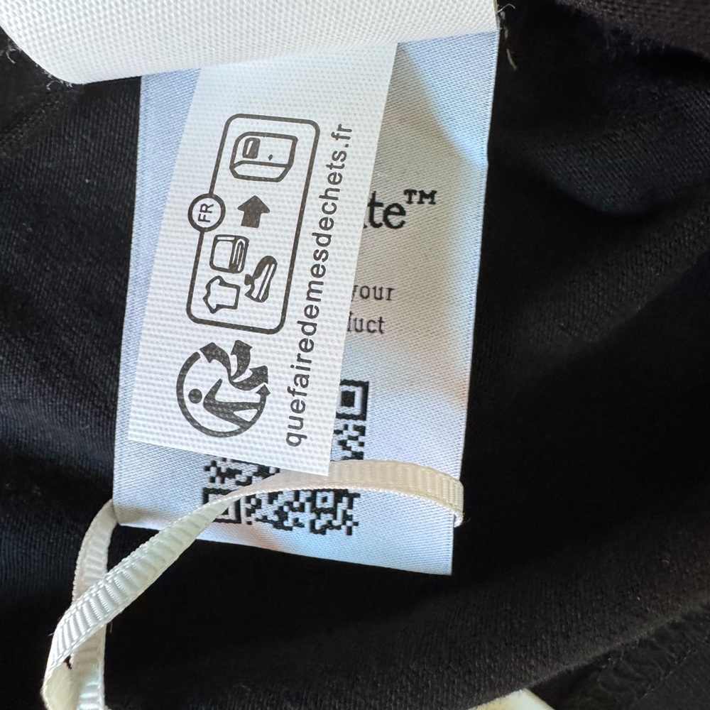 Off-White Black Short Sleeve Tee Minimalist Design Size M - READ DESCRIPTION - Picture 9 of 13